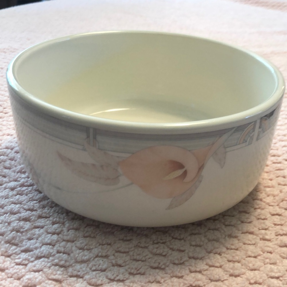 Noritake MIsty Isle Eternal Blush VEGETABLE SERVING BOWL 7 "